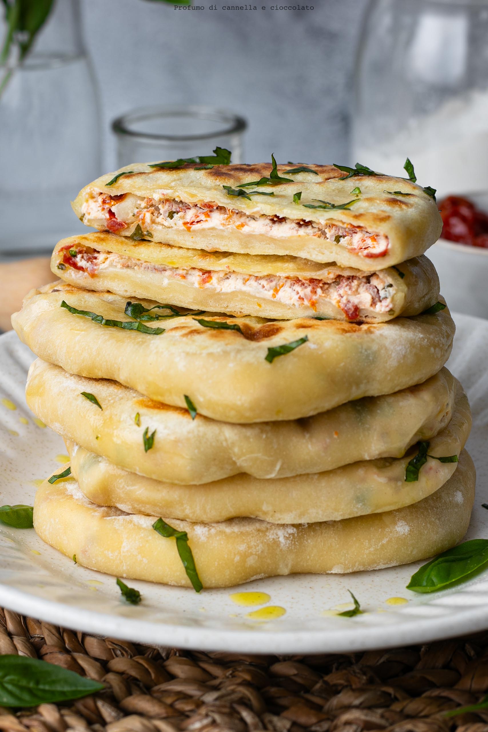 Focaccine in padella senza lievitazione farcite