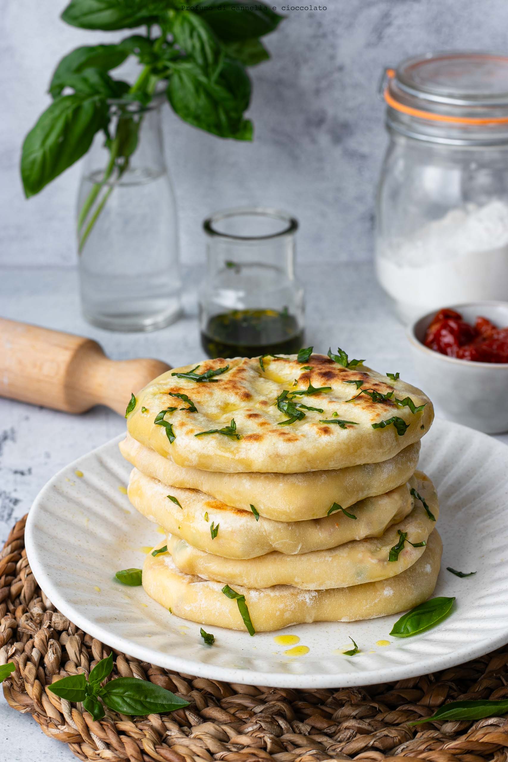 Focaccine in padella senza lievitazione farcite