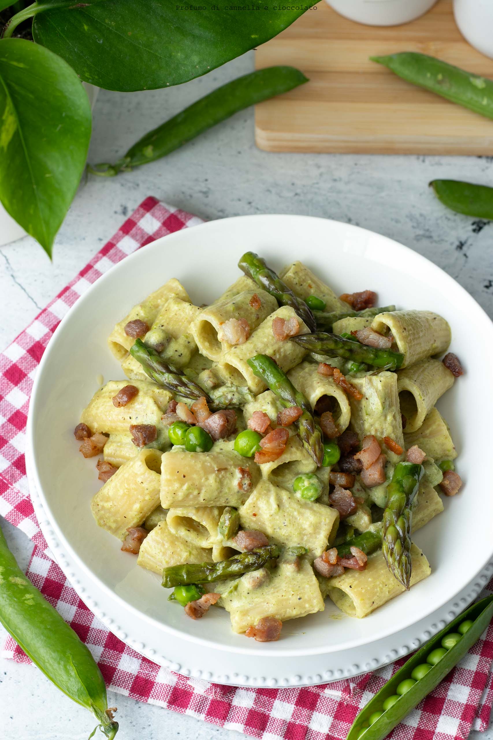 Pasta cremosa piselli asparagi e pancetta