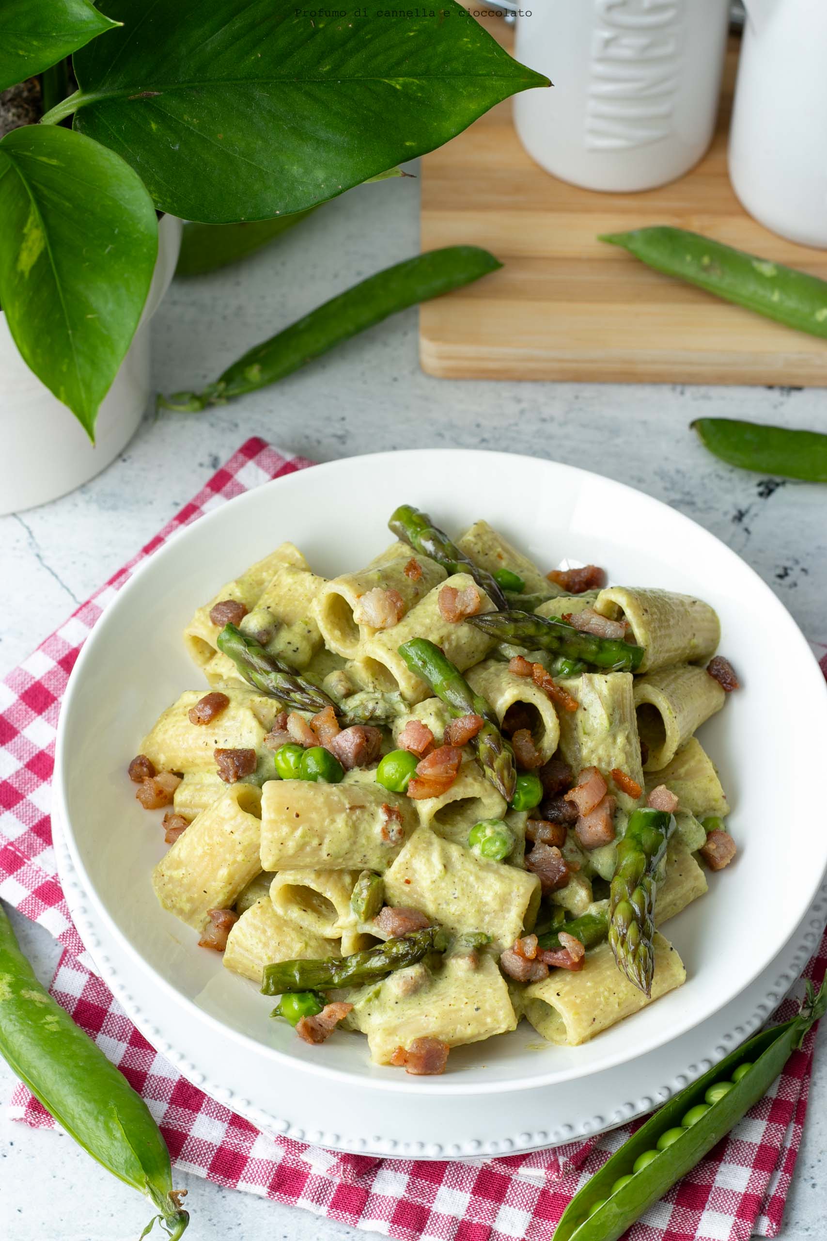 Pasta cremosa piselli asparagi e pancetta