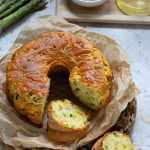 Ciambella salata asparagi, pancetta e pecorino