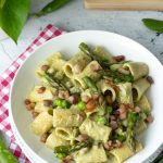 Pasta cremosa piselli asparagi e pancetta